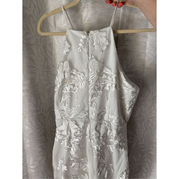 In the Moment White Embroidered Dress M LULU - Picture 8 of 8